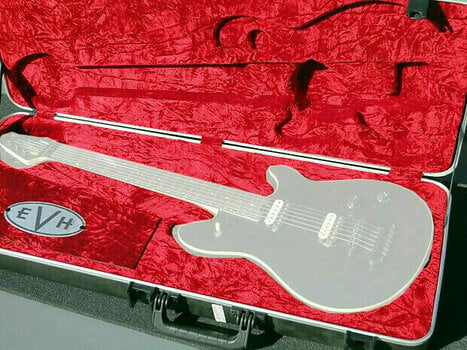Case for Electric Guitar EVH Wolfgang Hardshell Case for Electric Guitar - 4
