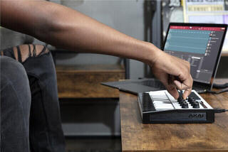 Миди клавиатура Akai MPK mini MK3 White Миди клавиатура - 7