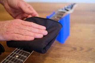Китара козметика MusicNomad MN241 2 n 1 Beyond Plush Players Cloth - 2