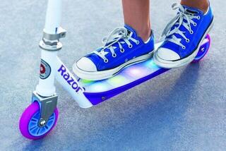 Classic Scooter Razor Party POP White/Pink/Purple Classic Scooter - 1
