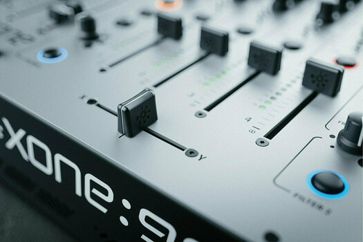 Mixer DJing Allen & Heath XONE:96 Mixer DJing - 11