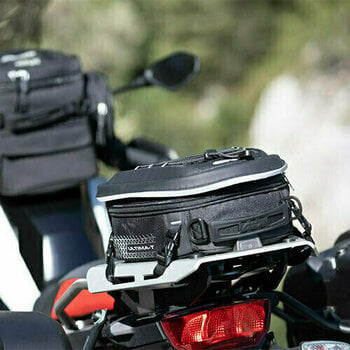 Kufer / Torba na tylne siedzenie motocykla Givi UT813 Expandable Cargo Bag for Both Saddle and Luggage Rack with Waterproof Inner Bag 8L - 8