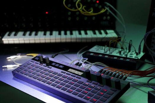 Synthesizer Korg SQ-64 - 7