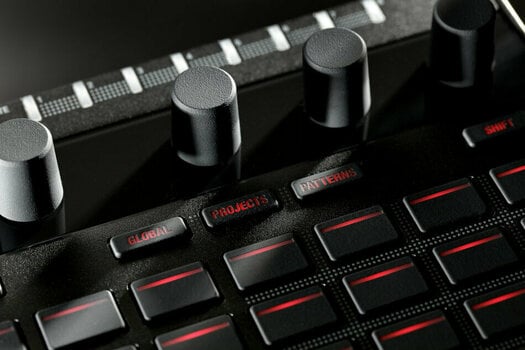 Synthesizer Korg SQ-64 - 12