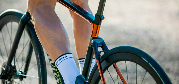 Cestovni bicikl Wilier Cento10NDR Shimano Ultegra Di2 RD-R8050 2x11 Black/Red Matt&Glossy L Shimano - 21