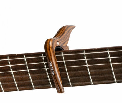 Kapodastr pro kytaru s kovovými strunami Ortega OCAPOCV-WND Walnut - 2