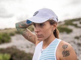 Running cap
 Compressport Pro Racing White Cap - 7