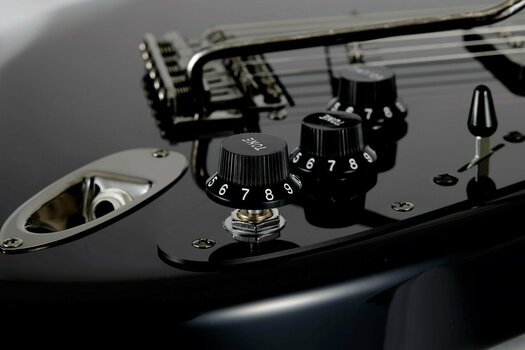 Electric guitar Fender Final Fantasy XIV Stratocaster RW Black Electric guitar - 6