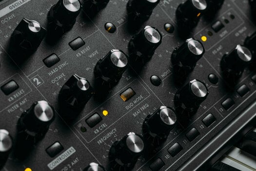 Synthesizer MOOG Subsequent 37 - 4