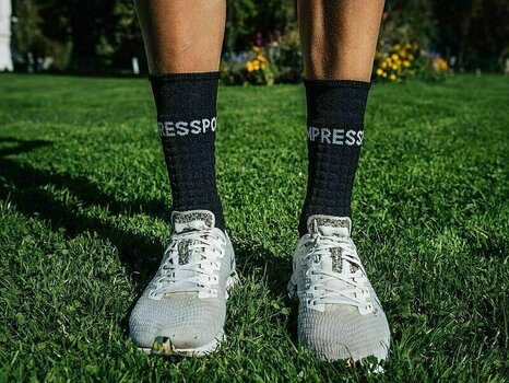 Čarape za trčanje
 Compressport Pro Racing Socks Winter Run Black/Red T4 Čarape za trčanje - 2