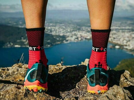 Чорапи за бягане
 Compressport Pro Racing Socks Winter Trail Black/Red T3 Чорапи за бягане - 4
