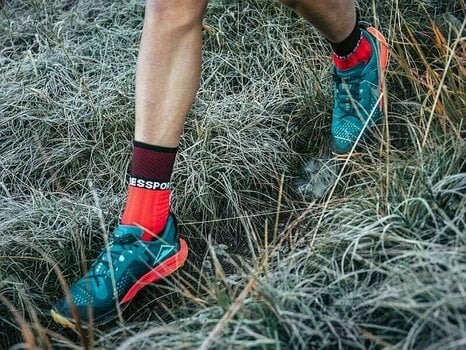 Running socks
 Compressport Pro Racing Socks Winter Trail Black/Red T3 Running socks - 5