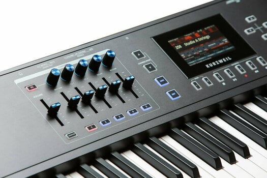 Synthesizer Kurzweil PC4 SE - 16