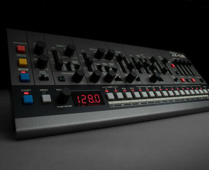Syntetizátor Roland JX-08 - 8