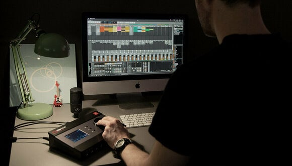 Thunderbolt audio převodník - zvuková karta Antelope Audio Zen Tour Synergy Core - 8
