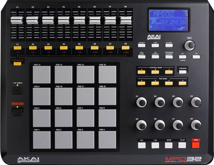 MIDI kontroler Akai MPD32