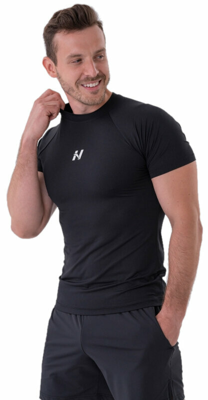 Фитнес тениска Nebbia Functional Slim-fit T-shirt Black M Фитнес тениска