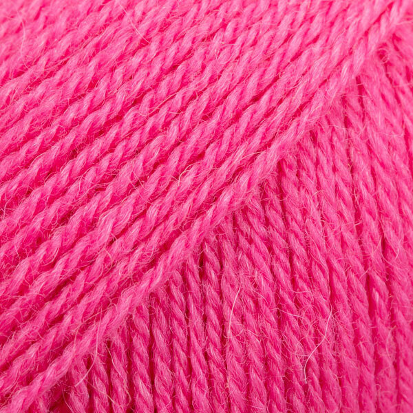 Pletilna preja Drops Flora Uni Colour 28 Magenta Pletilna preja