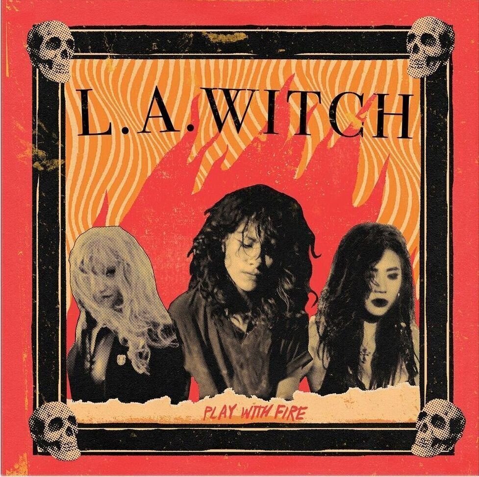 Disc de vinil L.A. Witch - Play With Fire (Limited Edition) (Gold Coloured) (LP)