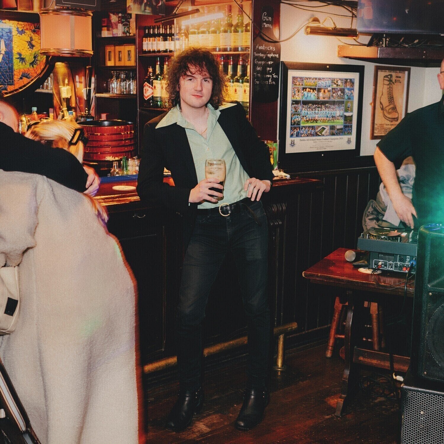 Vinylskiva Music City - Welcome To Music City (Yellow Translucent Coloured) (LP)