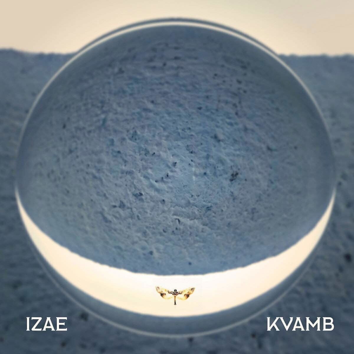 Vinylplade Izae - Kvamb (Clear Coloured) (LP)