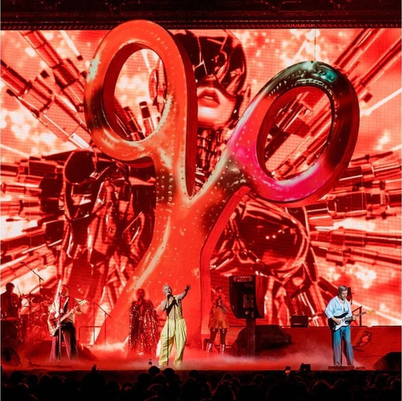 LP Scissor Sisters - It's 10pm... Do You Know Where Your Sisters Are? - Live From the O2, London (Gatefold Sleeve) (Transparent Red Coloured) (3 LP)