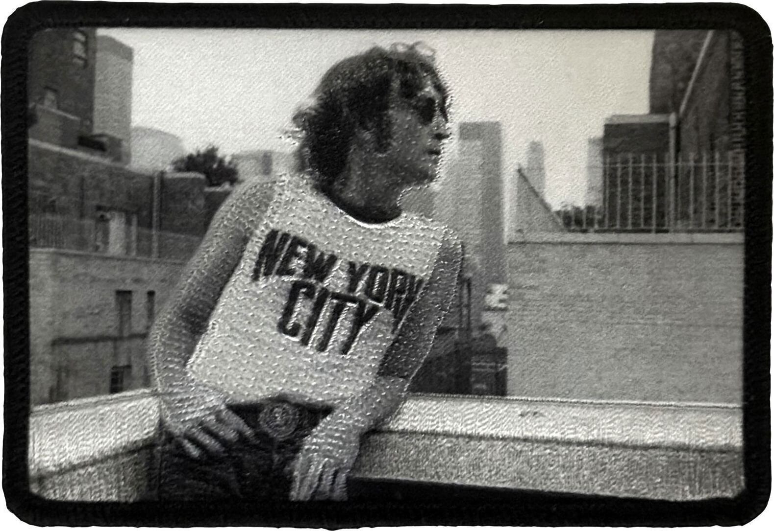 Antsiuvas / ženklelis John Lennon Leaning Uzšūjams ielāps