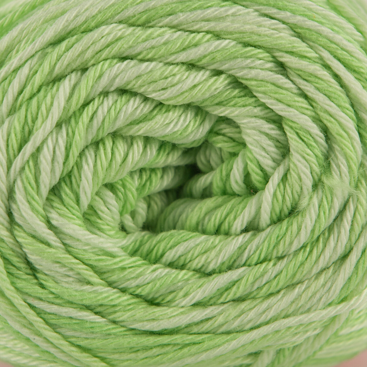 Fios para tricotar Nitarna Ceska Trebova Katka Ombre 61032 Green