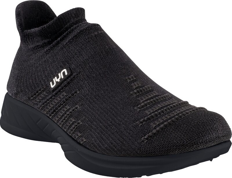 Silniční běžecká obuv
 UYN X-Cross Optical Black/Black 40 Silniční běžecká obuv