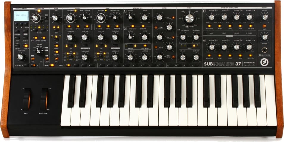 MOOG Subsequent 37 Syntetizátor - Muziker MOOG Subsequent 37 Syntetizátor - Muziker