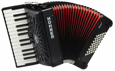 Piano accordion
 Hohner Bravo II 48 Black Piano accordion
 - 1