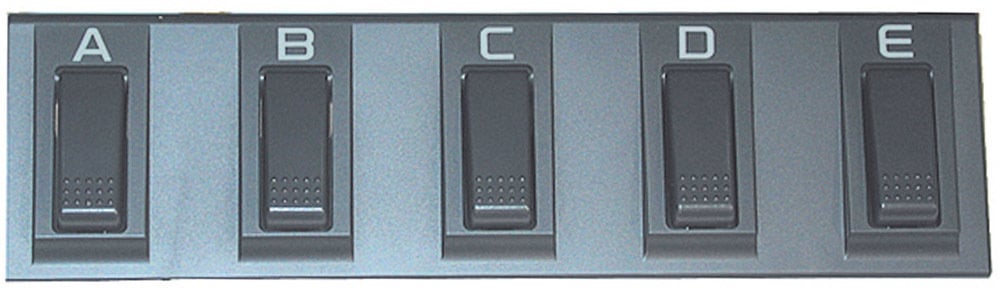 Nožný ovládač pre klávesový nástroj Korg EC5