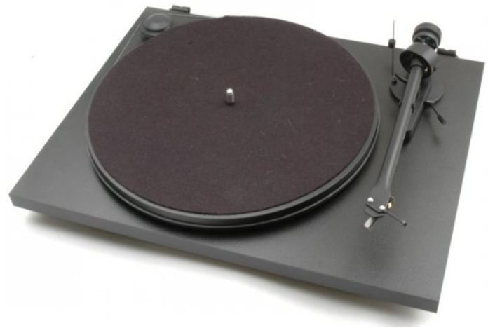 Gramofon Pro-Ject Essential II + OM5E Black