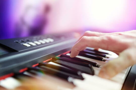 6 reasons why to start playing keyboard