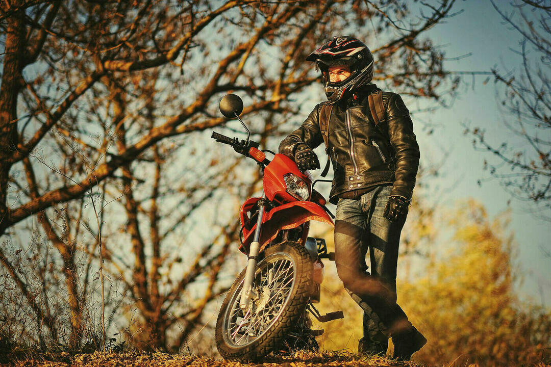 Wie wählt man die richtige Motorradbekleidung für jede Art des Fahrens