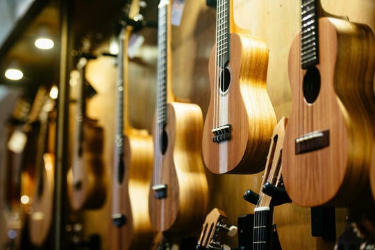 Jak nie stracić rozumu przy zakupie ukulele