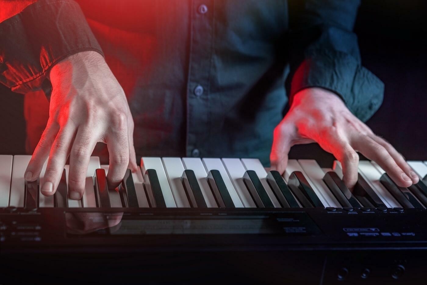 Comment choisir un piano de scène