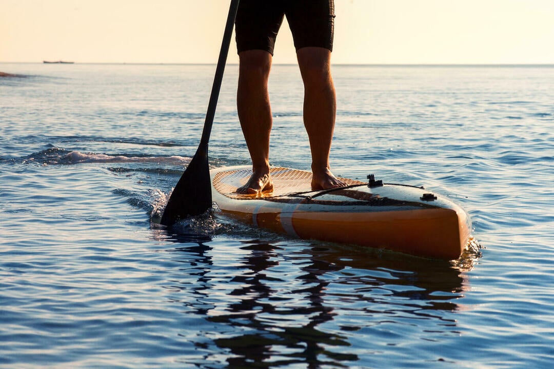 6 reasons to start paddleboarding