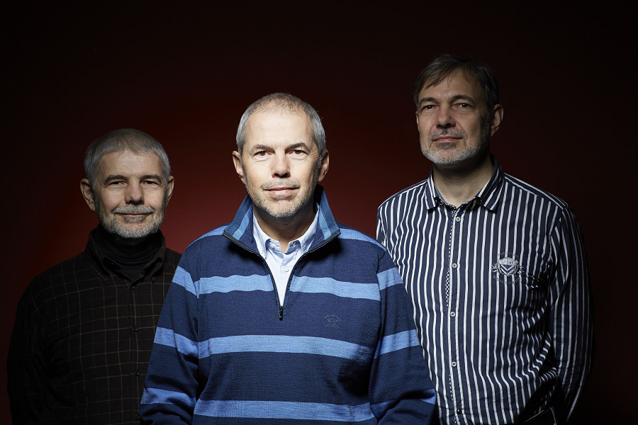 BRATŘI EBENOVÉ V GONGU