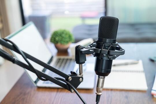 Condenser vs. Dynamic Microphone – Which One Do You Need?